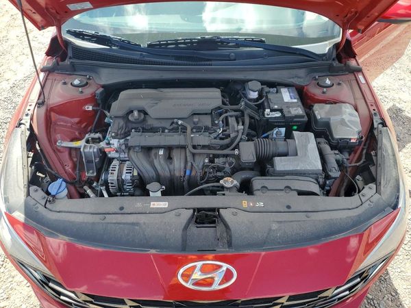 2023 HYUNDAI ELANTRA Limited — Engine bay