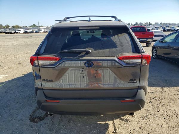 2024 TOYOTA RAV4 XLE Premium — DIRR