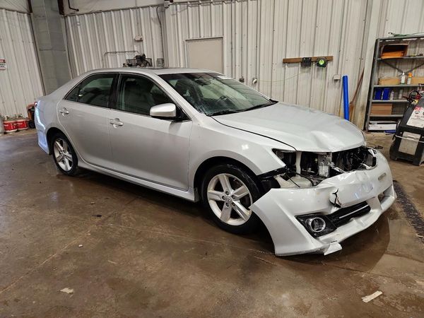 2013 TOYOTA CAMRY — Passenger 3/4