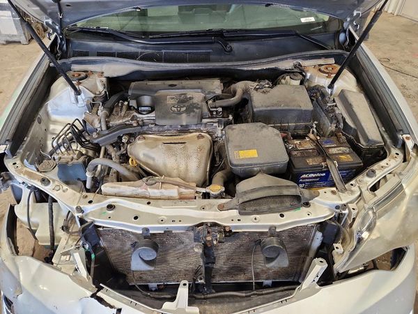2013 TOYOTA CAMRY — Engine bay