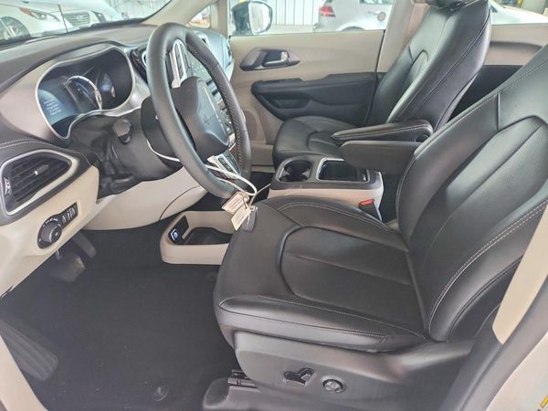 2024 CHRYSLER PACIFICA — DENT