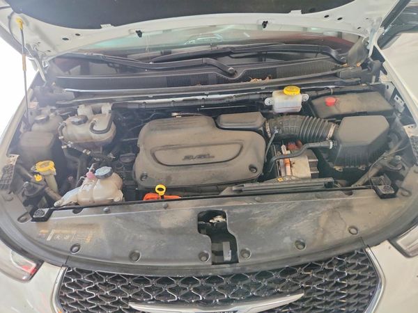 2024 CHRYSLER PACIFICA — Engine bay