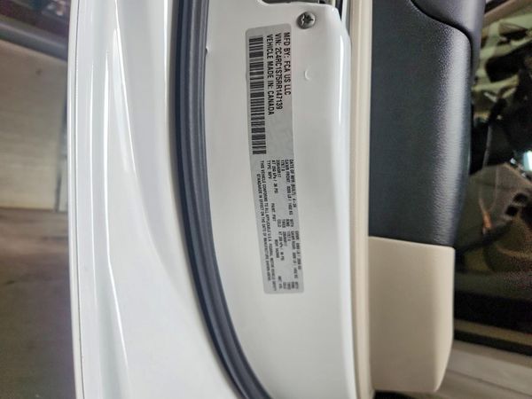2024 CHRYSLER PACIFICA — VINS
