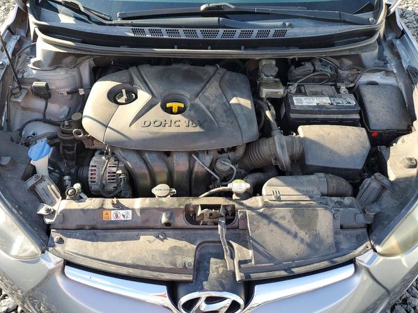 2015 HYUNDAI ELANTRA GLS(Middle) — Engine bay