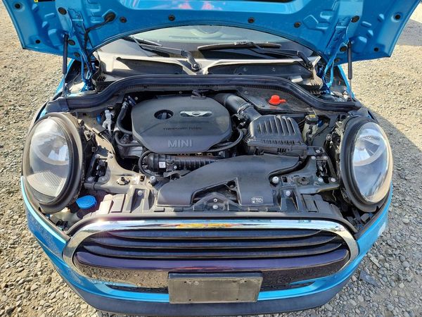 2019 MINI COOPER — Engine bay