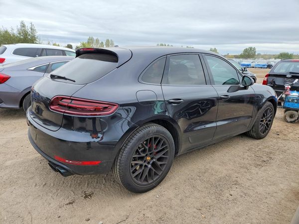 2017 PORSCHE MACAN — PSRA