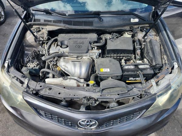 2012 TOYOTA CAMRY — Engine bay