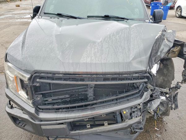 2019 FORD F150 — Engine bay