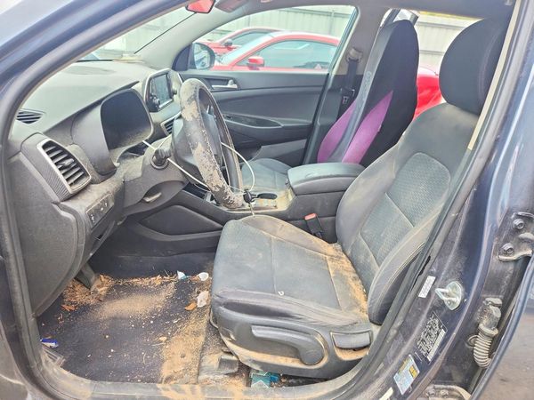 2019 HYUNDAI TUCSON SE — DENT