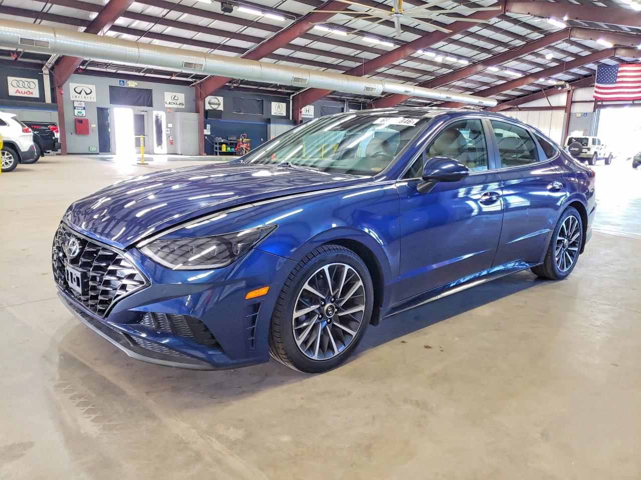 2020 HYUNDAI SONATA Limited — Front 3/4