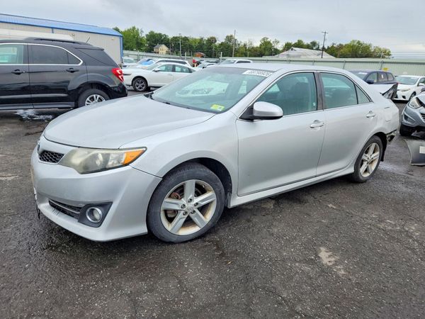 2012 TOYOTA CAMRY — Front 3/4