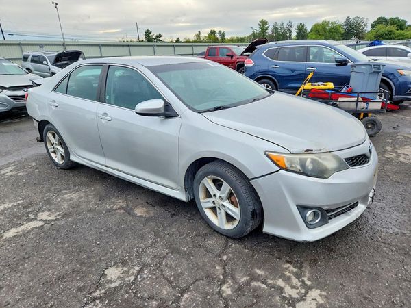 2012 TOYOTA CAMRY — Passenger 3/4