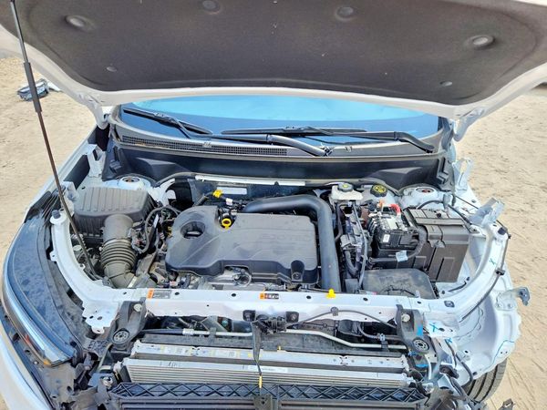 2024 CHEVROLET EQUINOX LT (1LT) — Engine bay