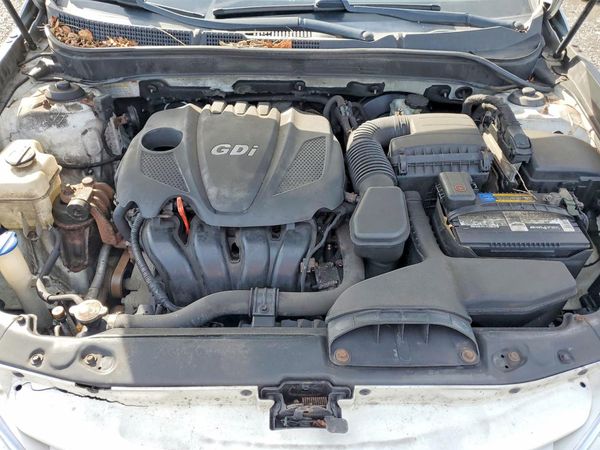 2012 HYUNDAI SONATA Middle-low level — Engine bay