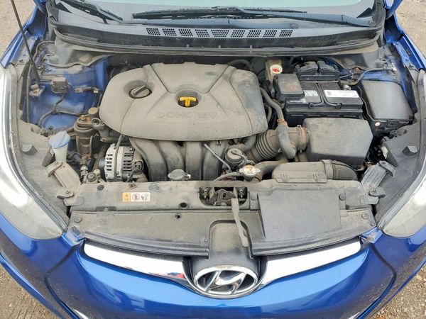 2015 HYUNDAI ELANTRA GLS(Middle) — Engine bay