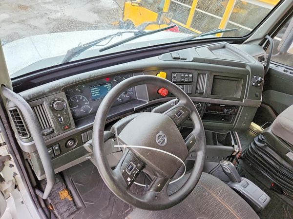 2020 VOLVO VN — CKPT