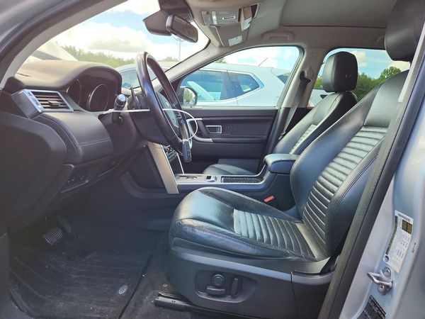 2017 LAND ROVER DISCOVERY HSE Lux — DENT