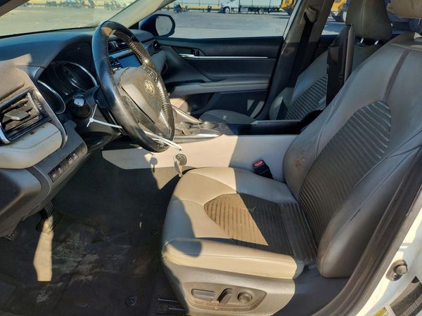 2020 TOYOTA CAMRY SE — DENT