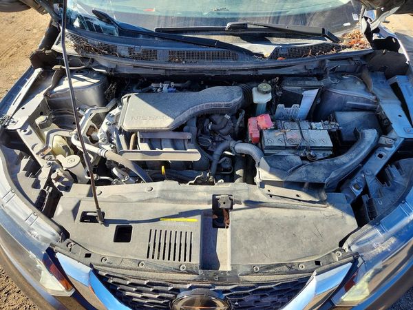 2020 NISSAN ROGUE — Engine bay