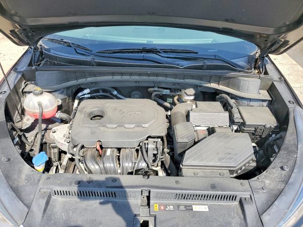 2021 HYUNDAI TUCSON — Engine bay