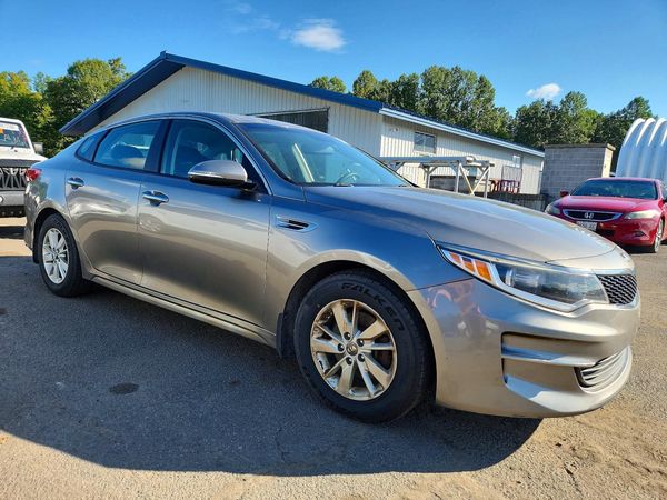 2017 KIA OPTIMA — Passenger 3/4