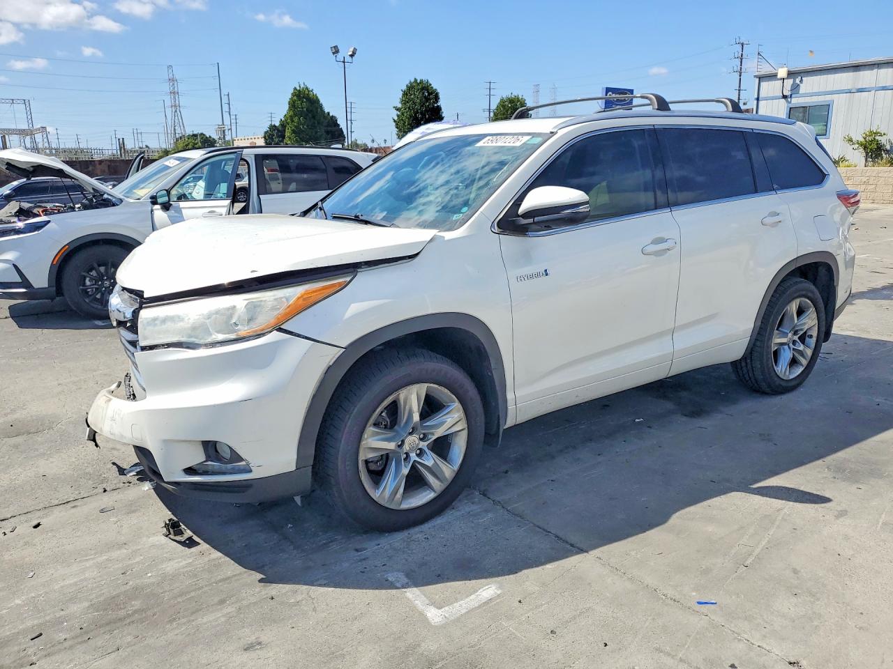 2014 TOYOTA HIGHLANDER Base/Hybrid — Front 3/4