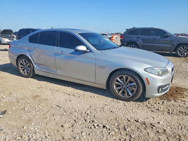 2016 BMW 528 — Passenger 3/4