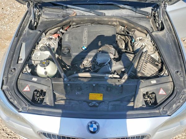 2016 BMW 528 — Engine bay