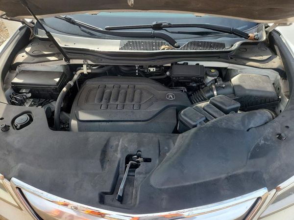 2014 ACURA MDX SH-AWD Tech — Engine bay