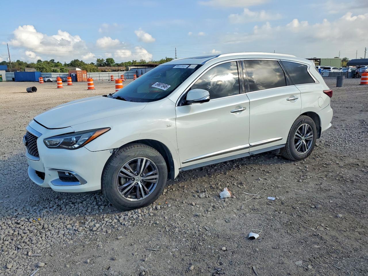 2019 INFINITI QX60 — Front 3/4