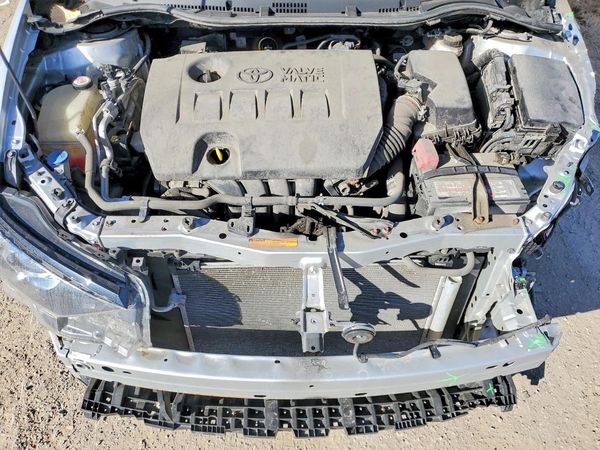 2017 TOYOTA COROLLA — Engine bay