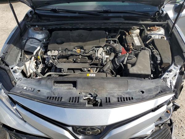 2020 TOYOTA CAMRY LE — Engine bay