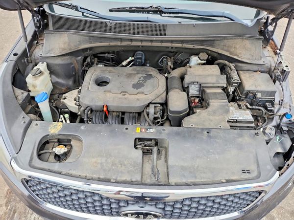 2016 KIA SORENTO L / LX — Engine bay