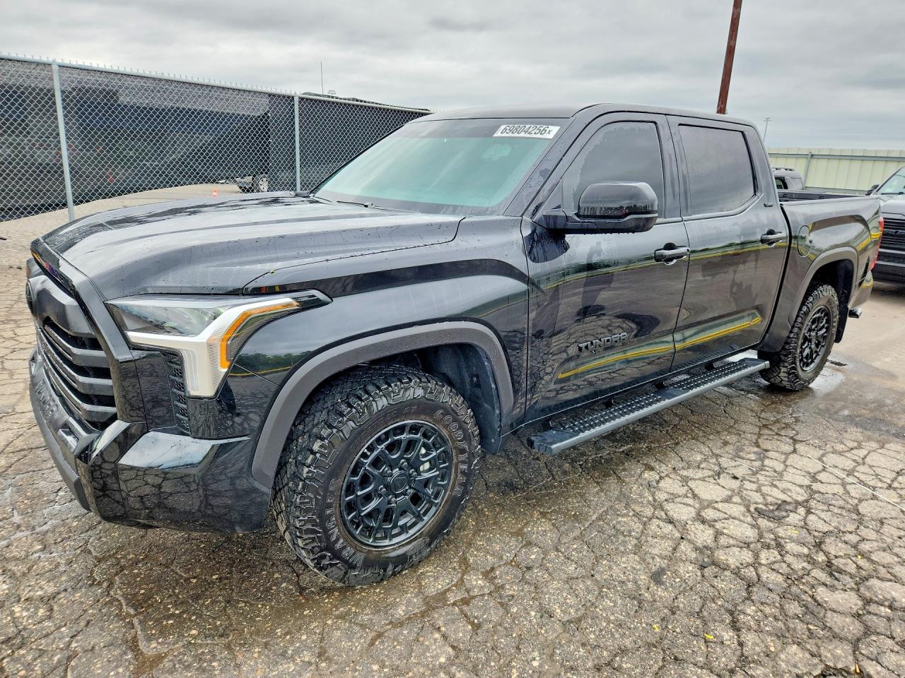 2026 TOYOTA TUNDRA SR5 — Front 3/4
