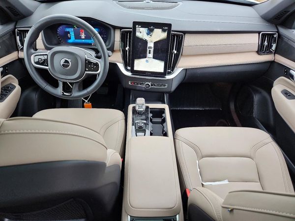 2025 VOLVO XC90 — CKPT