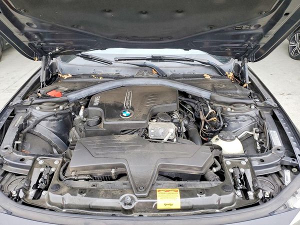 2014 BMW 328 xDrive — Engine bay