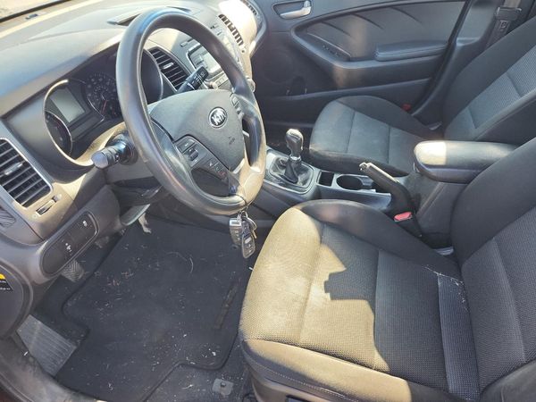 2017 KIA FORTE LX Base — DENT