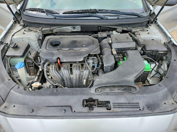 2018 HYUNDAI SONATA SE, Eco — Engine bay