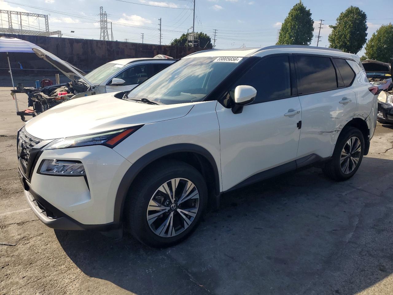 2021 NISSAN ROGUE SV — Front 3/4