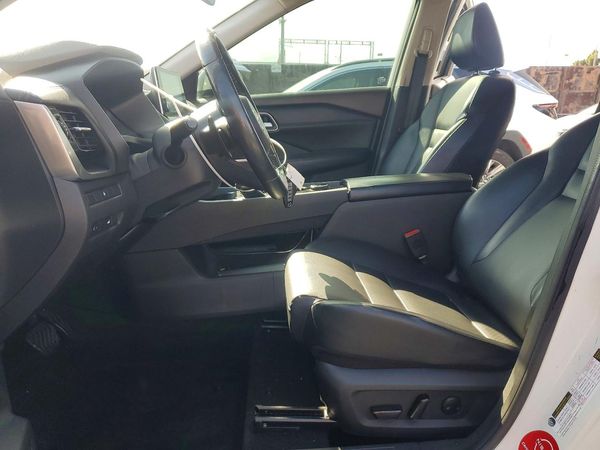 2021 NISSAN ROGUE SV — DENT