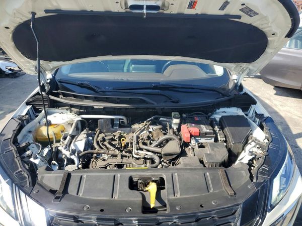 2021 NISSAN ROGUE SV — Engine bay