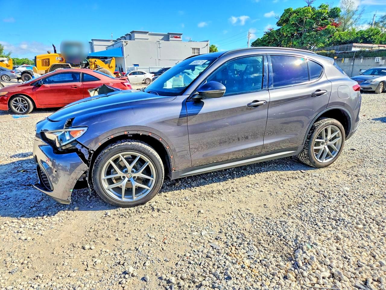 2018 ALFA ROMEO STELVIO TI AWD — Front 3/4