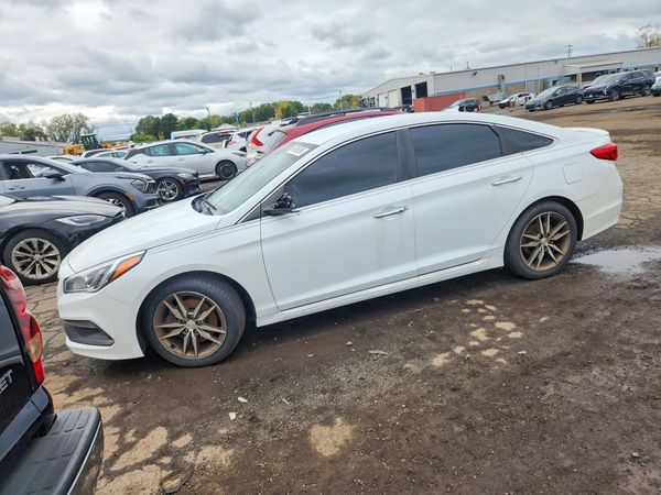 2015 HYUNDAI SONATA — Front 3/4