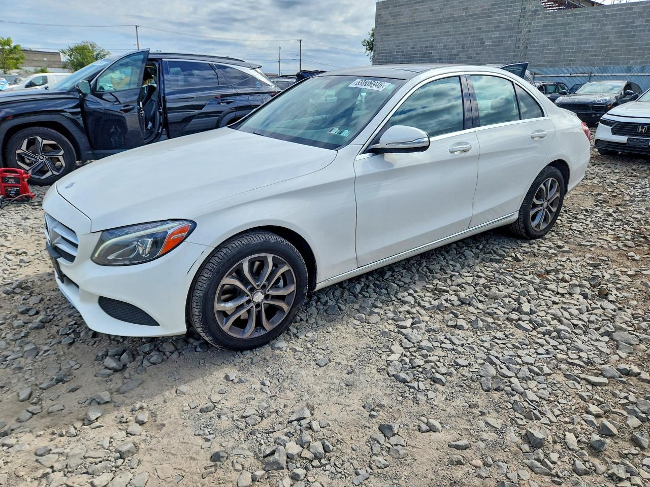 2015 MERCEDES-BENZ C 4-MATIC — Front 3/4