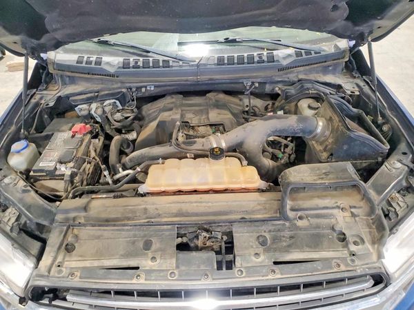 2018 FORD F150 — Engine bay