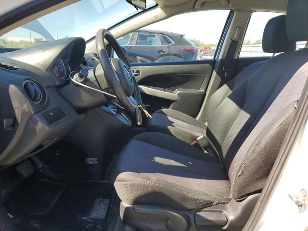 2013 MAZDA MAZDA2 Sport/GX — DENT