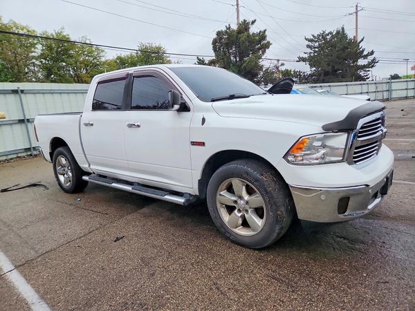 2016 RAM 1500 SLT — Passenger 3/4