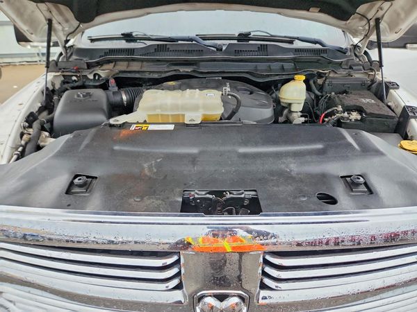2016 RAM 1500 SLT — Engine bay