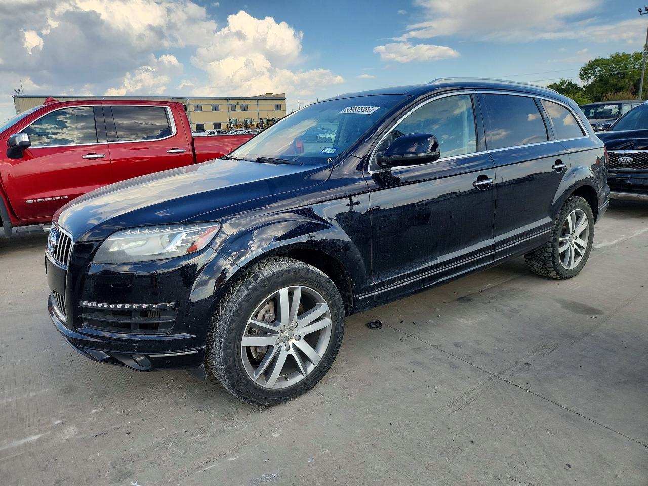 2013 AUDI Q7 Premium Plus — Front 3/4