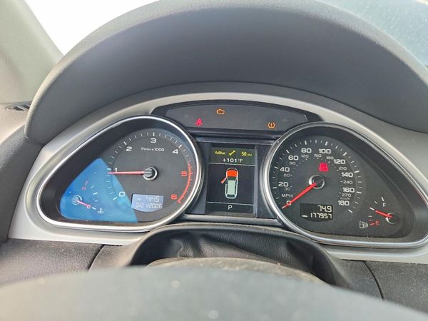 2013 AUDI Q7 Premium Plus — ODOM